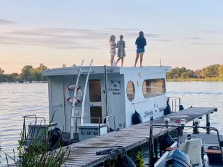 Foto Nummer 2: Rollyboot Florina